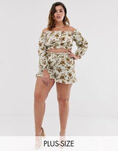 In The Style x Dani Dyer Plus high waist paperbag short in cream floral-Multi