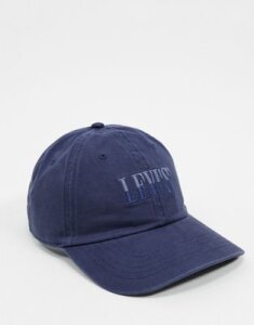 Levi's cap in blue with serif fade logo