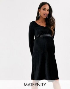 Mamalicious maternity velvet dress in black