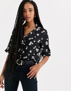 Miss Selfridge shirt with frill sleeves in daisy print-Black