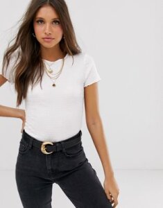 New Look shirred crop tee in white