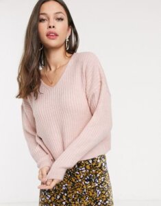 New Look v neck cropped sweater in light pink-Tan