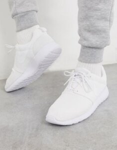 Nike Roshe One sneakers in white