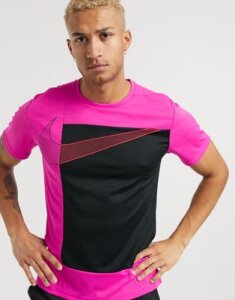 Nike Training Sport Clash super set t-shirt in pink