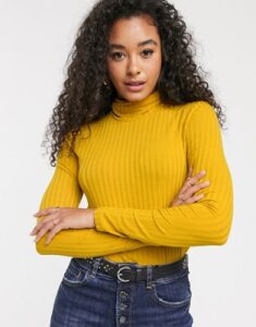 Pieces ribbed top with roll neck in yellow