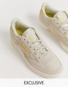 Reebok exclusive to ASOS Suede Club C with neon heel counter-White
