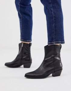 Vagabond Emily kitten heel ankle boots in black leather