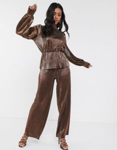 Vero Moda two-piece plisse pants with wide leg in copper-Brown
