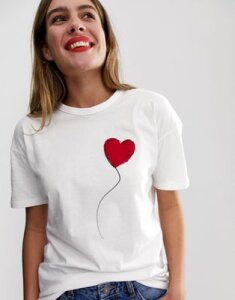 Wednesday's Girl relaxed t-shirt with heart balloon print-White
