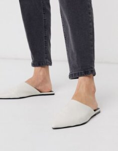 Who What Wear Davidson slip on mule shoes in cream