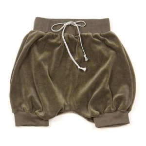 Olivengrønn Huttelihut shorts velour